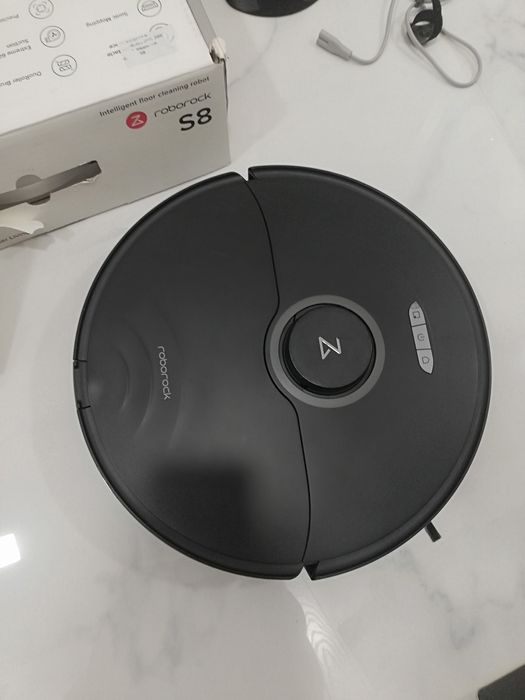 Прахосмукачка робот Roborock S8