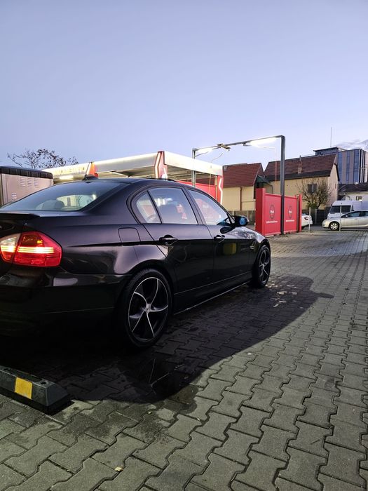 De vînzare BMW SERIA 3 E90 320 i 3350 E. neg.