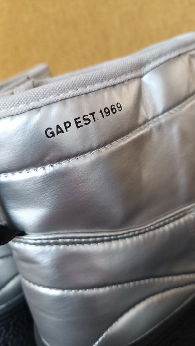 Нови GAP зимни боти, 35 номер.