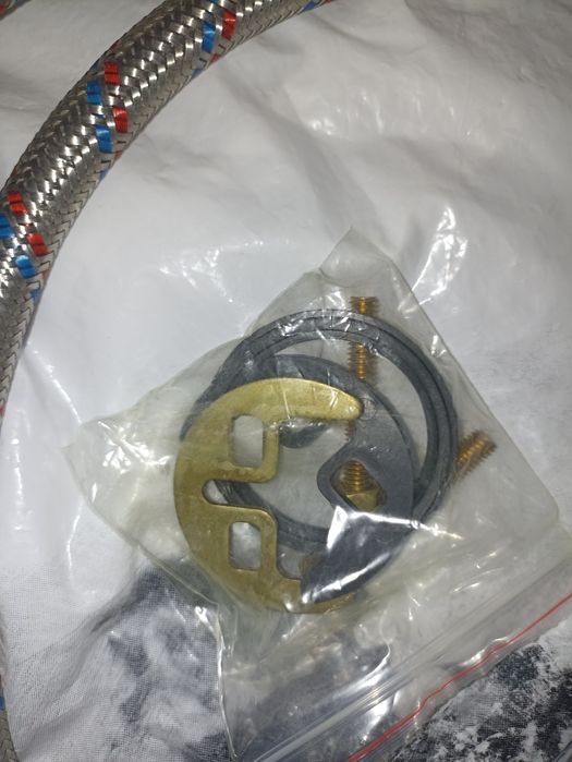 Продам смеситель с шлангой