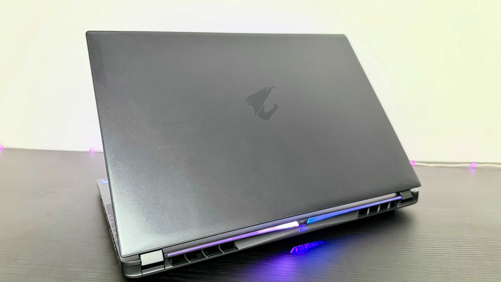 Laptop gaming GIGABYTE AORUS 16X ASG 2024, i9-14900HX, RTX 4070, DDR5 32GB