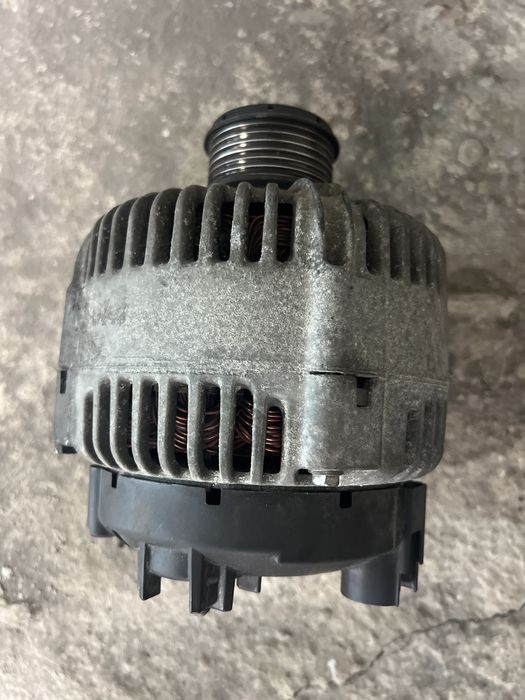 Алтернатор/Динамо Valeo 180А VW AG