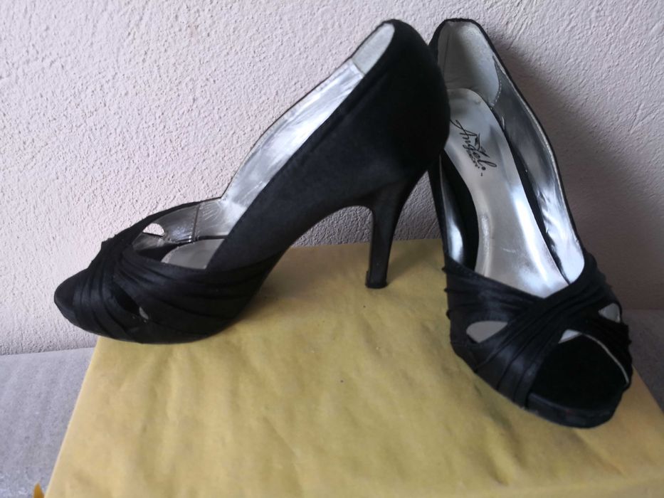 Дамски обувки с ток