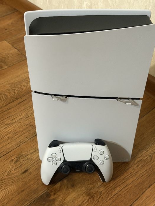 Продам PS5 Slim, в отличном состоянии