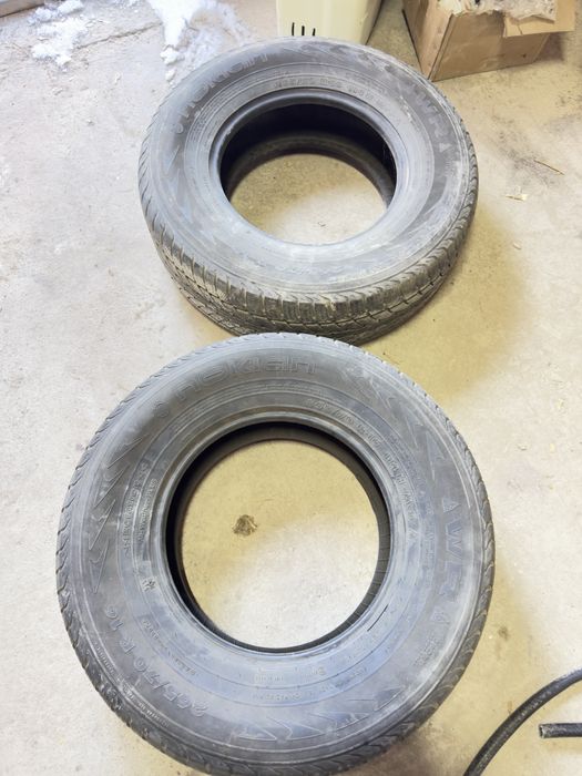 продам 2 шины на авто R16