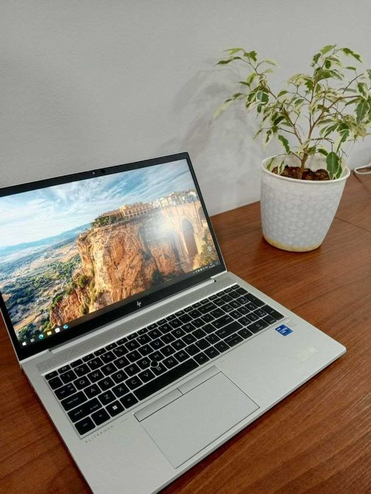 HP EliteBook i7-11, 8/512, atpechatka, 15.6 IPS