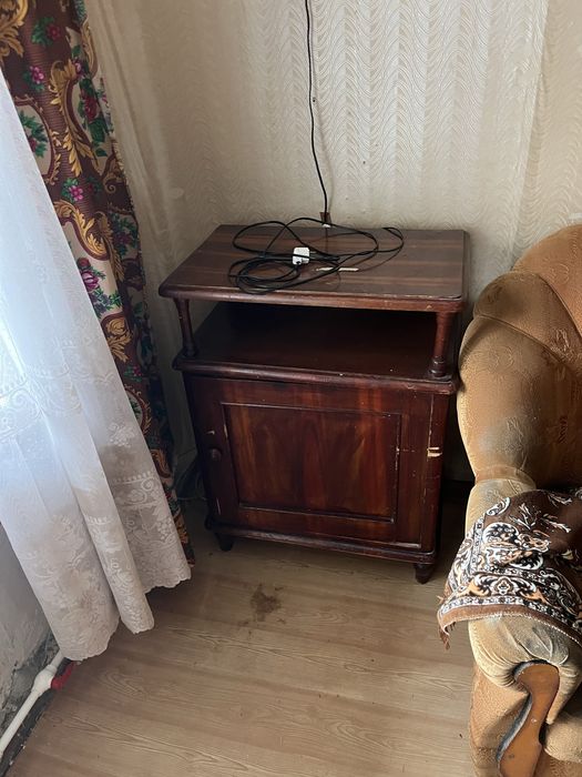 Отдам даром старый мебель на дрова