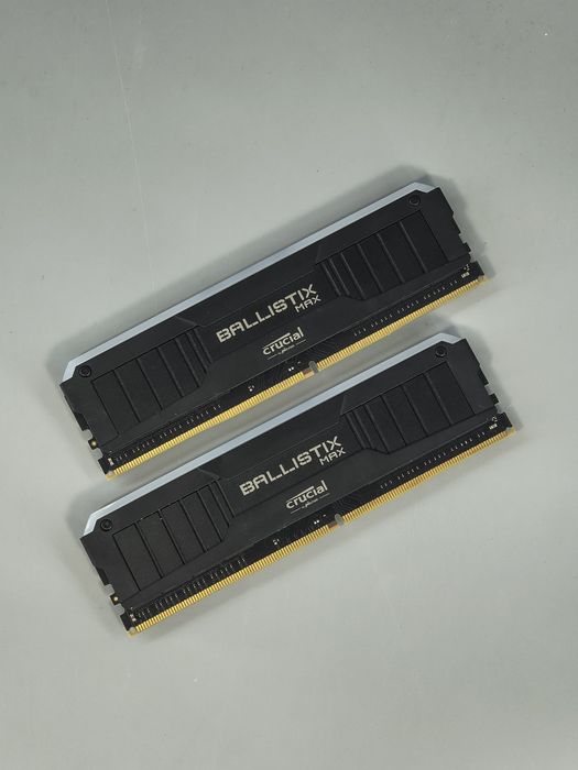Crucial Ballistix Max RGB 32GB (2x16) 4000MHz