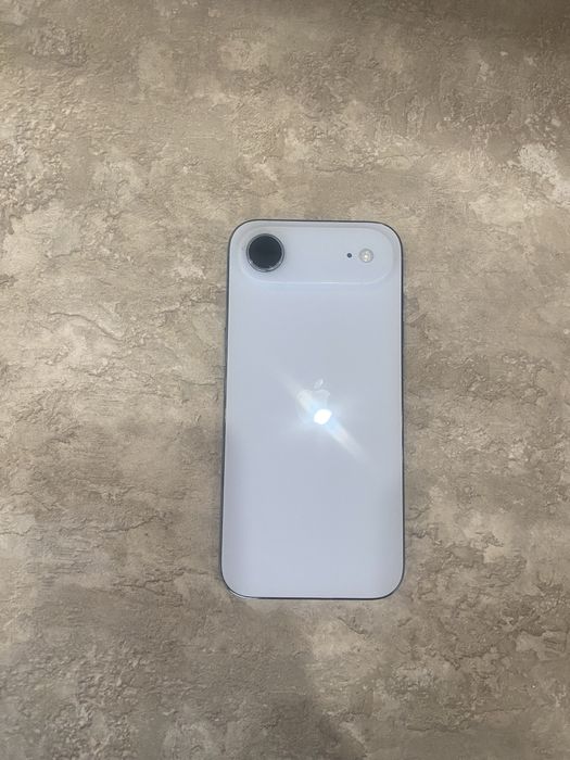 Iphone air.