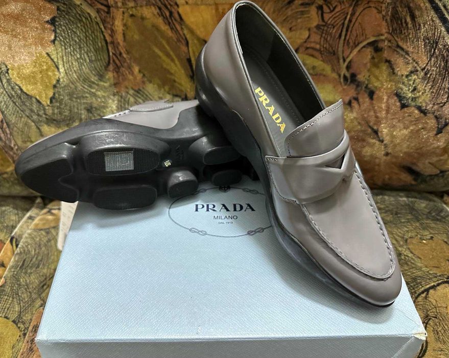 Prada pantofi noi de dama,cutie originala, eticheta, gri, marimea 37,5