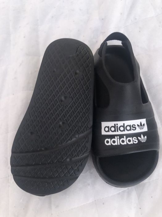 сандали adidas без забележка