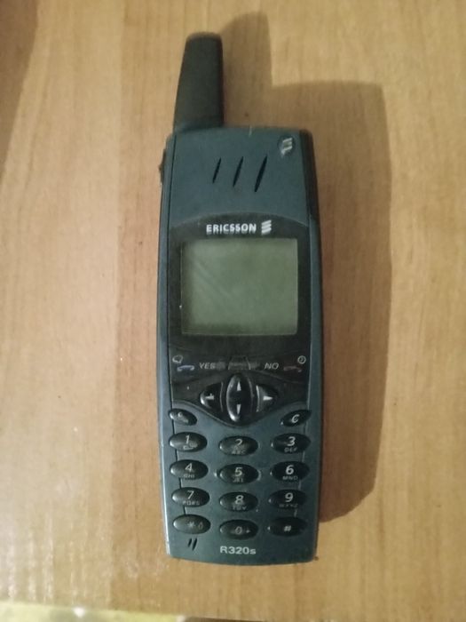 Продам сотовый телефон Ericsson