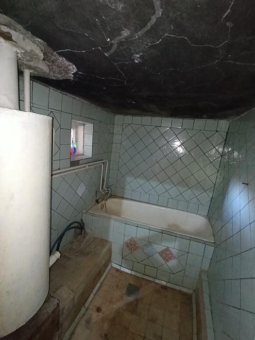 Каттакургон ш Алишер Навоий 191 уй срочно сотилади гараж описанияни ук