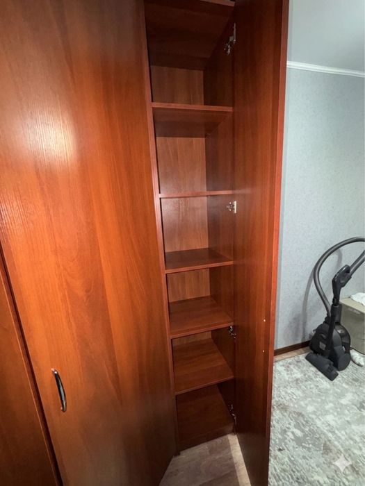 Продам шкаф в спальню