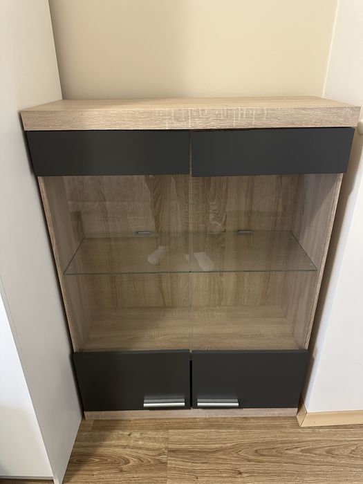 Чисто нов неупотребяван шкаф