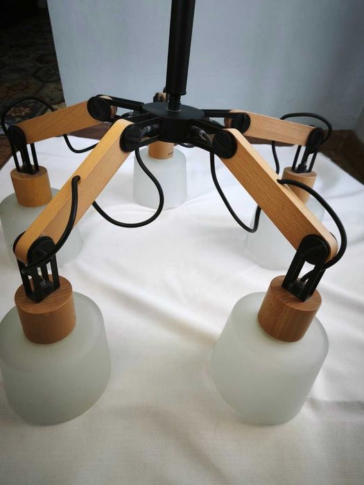 Модерна лампа за таван