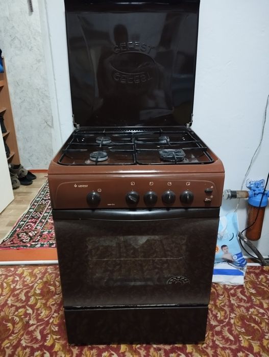 Продам газ плиту