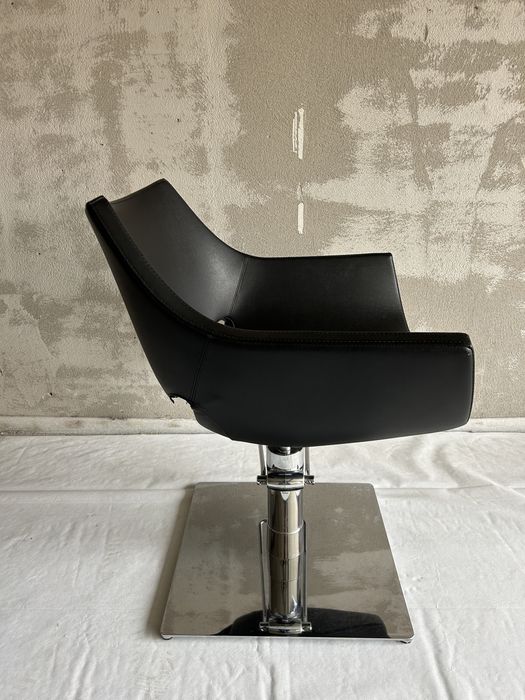 Scaun de coafor wella