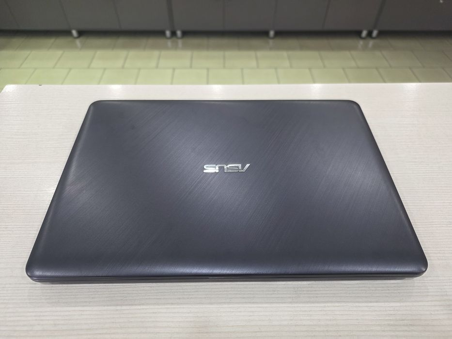 Идеал Asus (Core i3-7 gen, 8 Gb DDR4) + Подарок