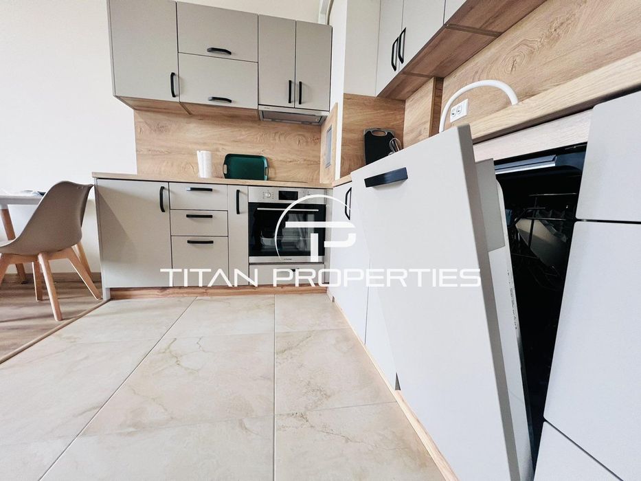 Дава се под наем Двустаен апартамент в Бургас, Изгрев - 59 кв.м за 612 € - Снимка #2