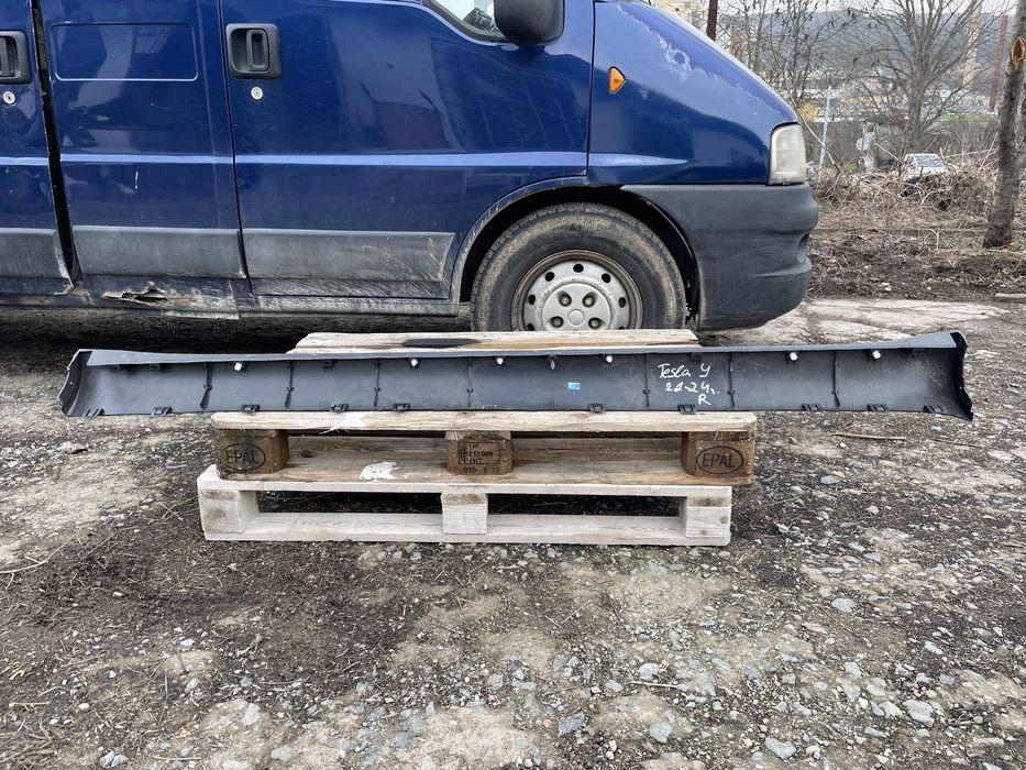 Десен праг за Tesla Y Тесла У 2020г- 2бр