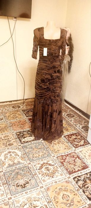 Продается платье женское