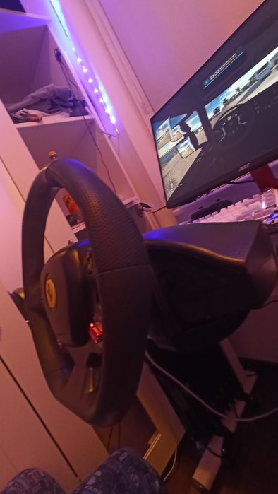 Кормило Thrustmaster t80 в перфектно състояние