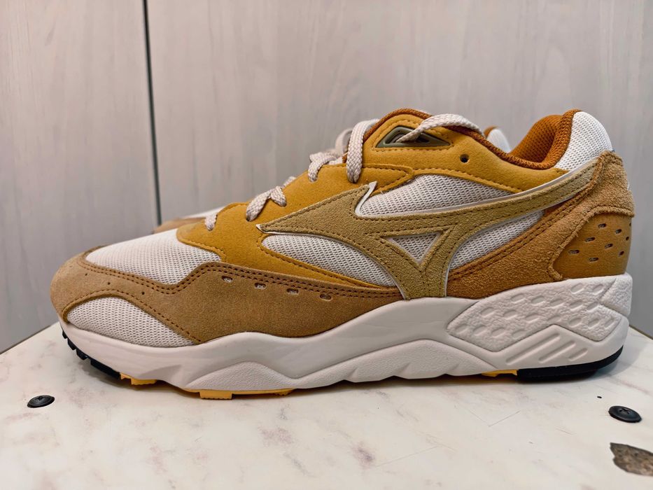 кроссовки Mizuno Contender