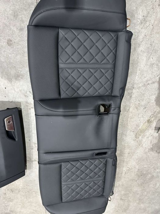 Кожен салон Audi S8 4N