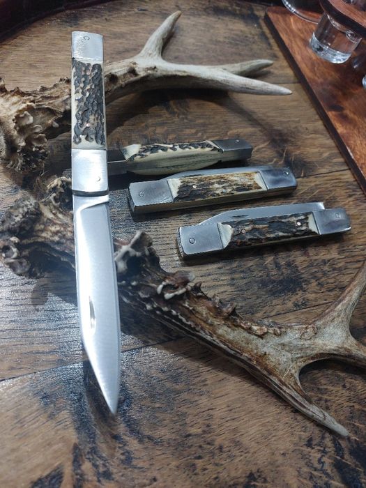 Briceag facut manual cu miner din corn de cerb