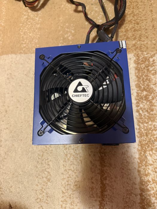 Sursa PC Semimodulara Chieftec CFT750 Albastra!