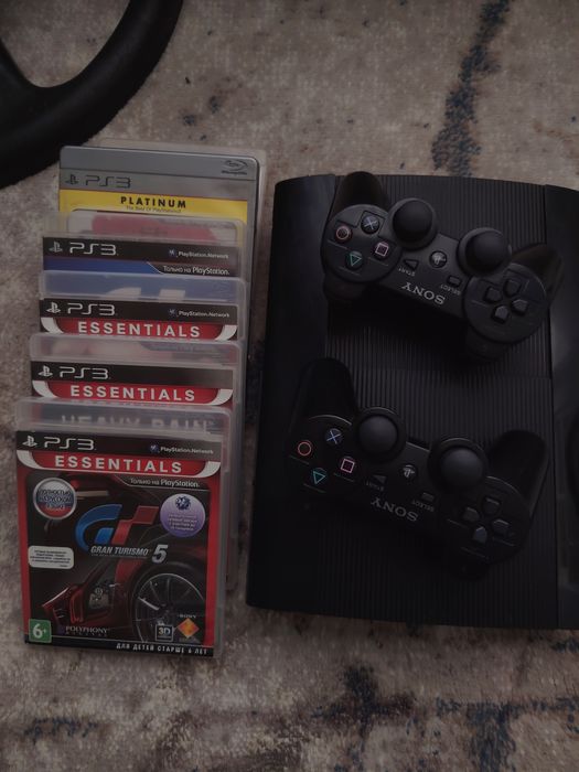 Ps3 super slim  500GB srochna sotiladi