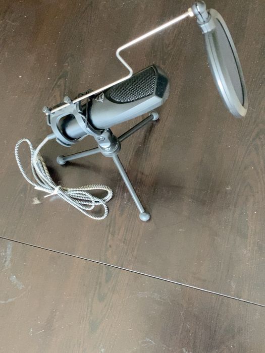 Trust GXT 232 Mantis USB микрофон + стойка + pop filter
