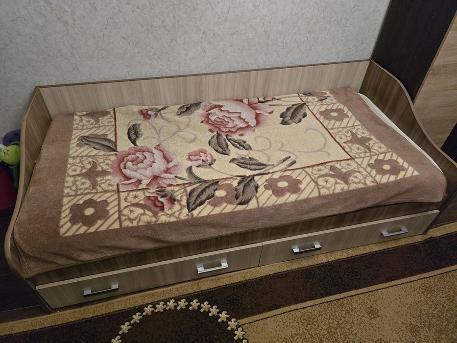 Кровать односпальная