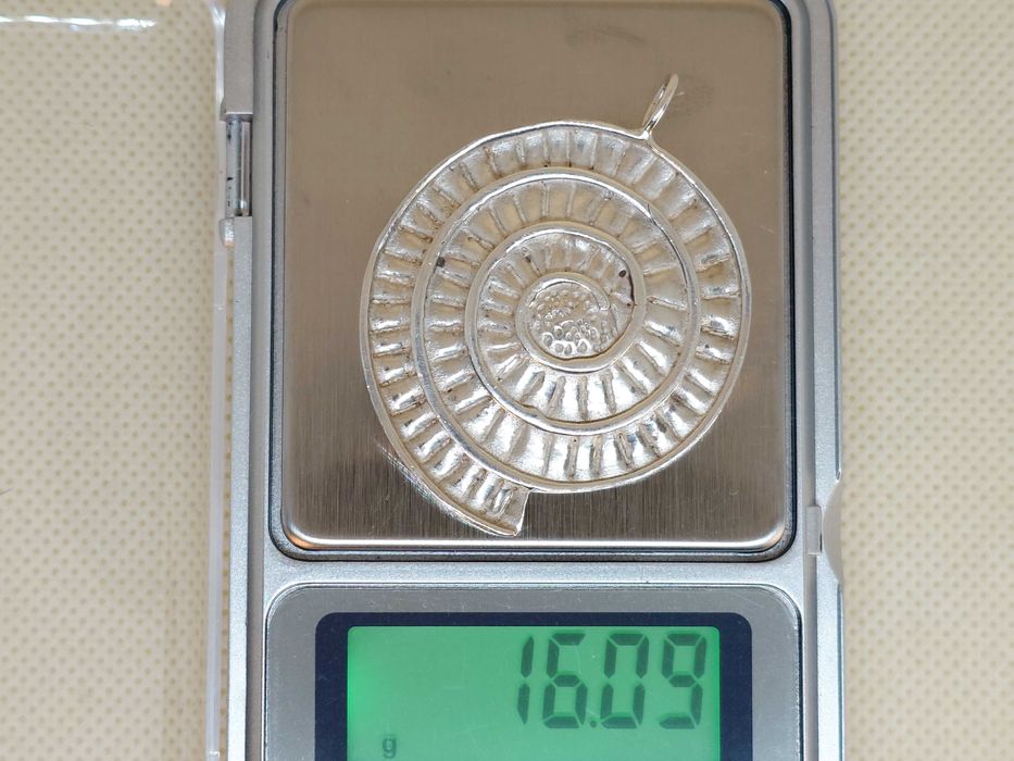 Pandantiv spirală – ammonit stilizat din argint