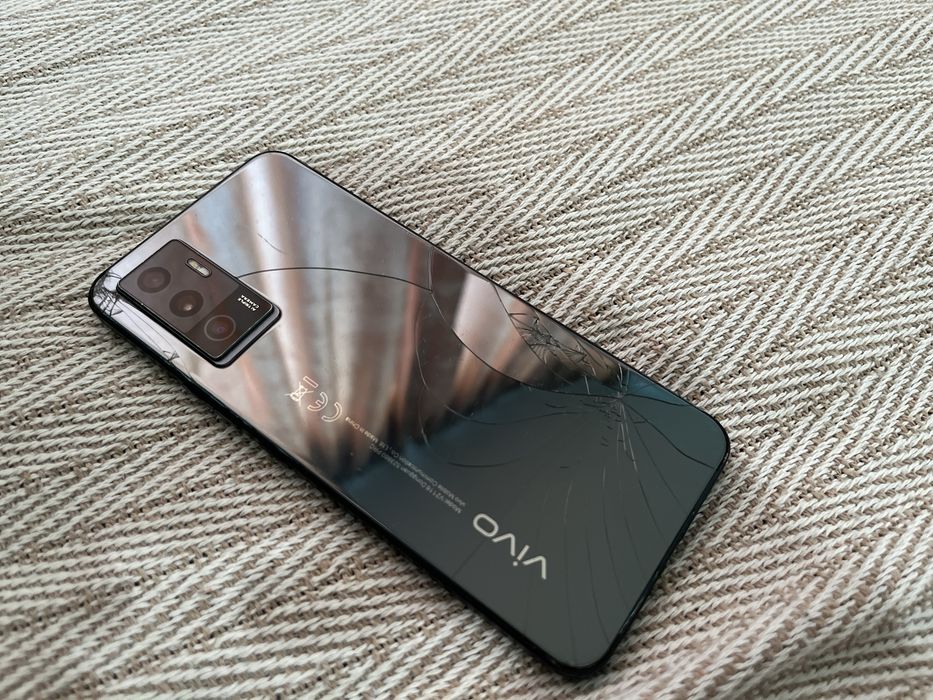 Продам смартфон в отличном состяний