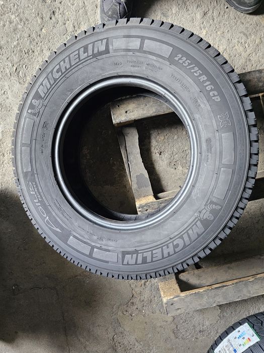 2 anvelope vara 225 75 16C Michelin Agilis