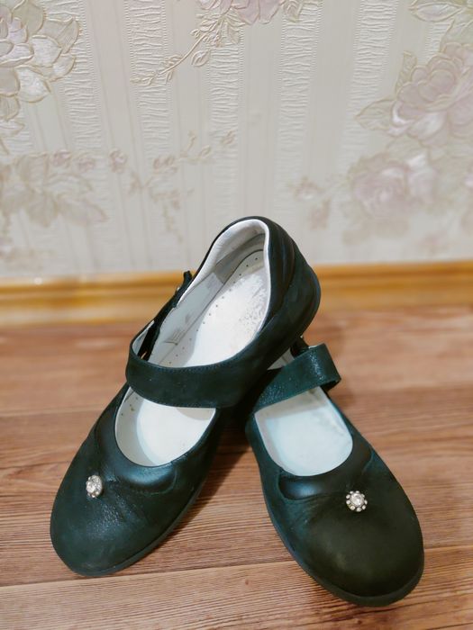 Продам школьные туфли 35 размер!