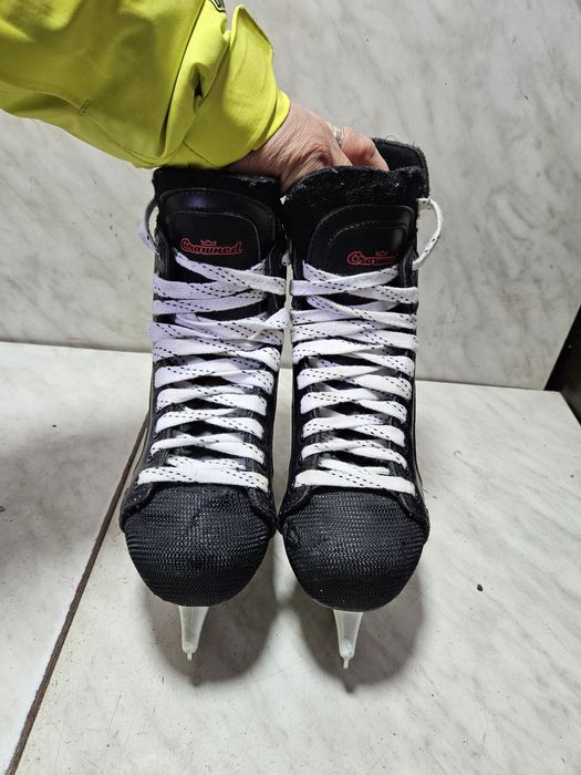 Patine 7 hochei hockey Crowned   marimea  37  (24,5   cm)