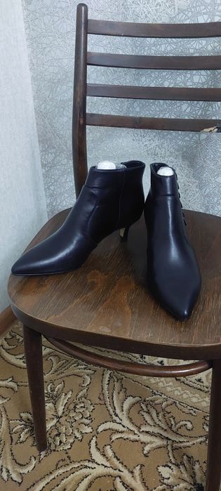 Стильные итальянские полусапожки.