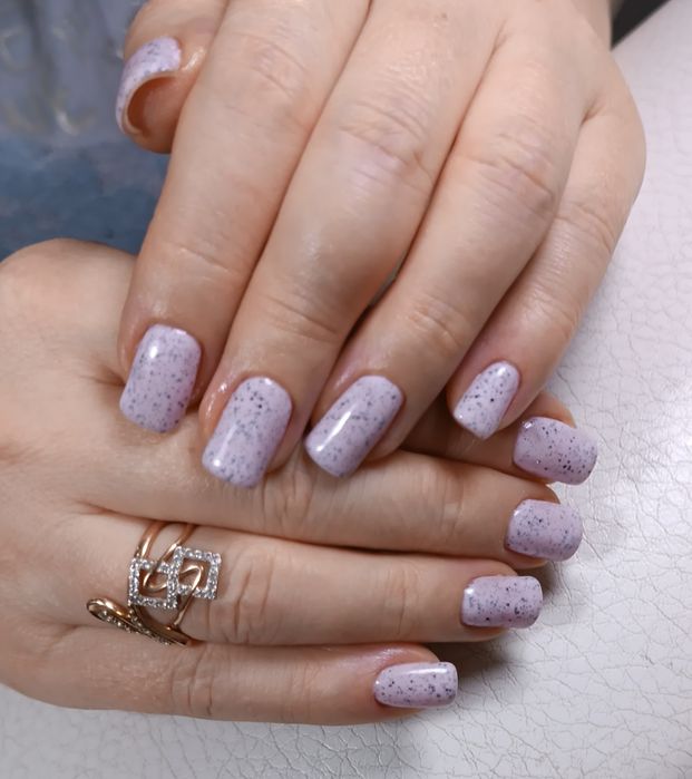 Мастер по маникюру и педикюру.