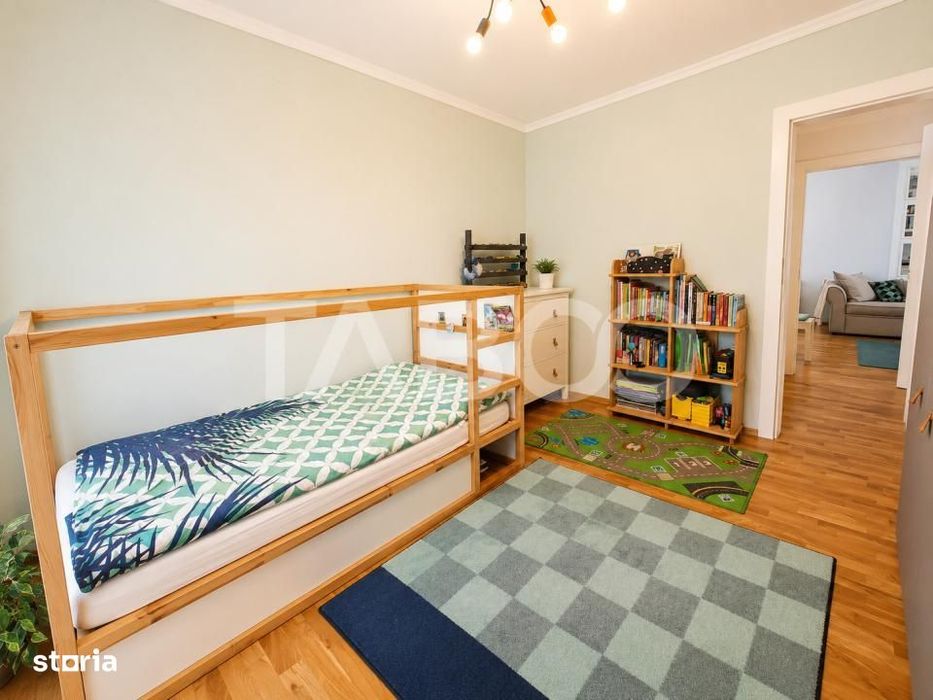 Apartament de vanzare 4 camere balcon boxa lift bloc nou zona Centrala