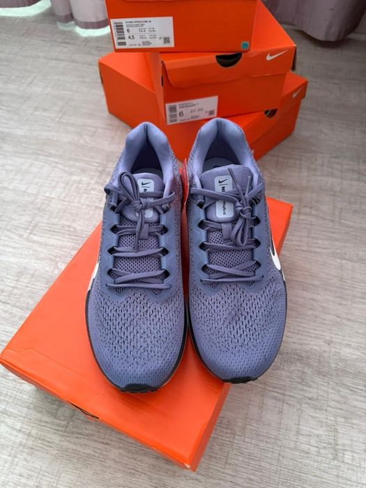 Кроссовки NIKE.  Оригинал.