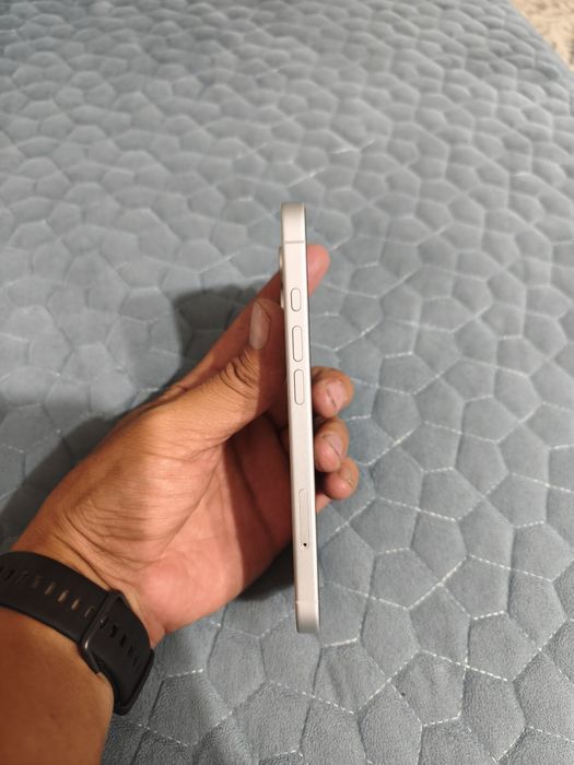 Продам Iphone 17