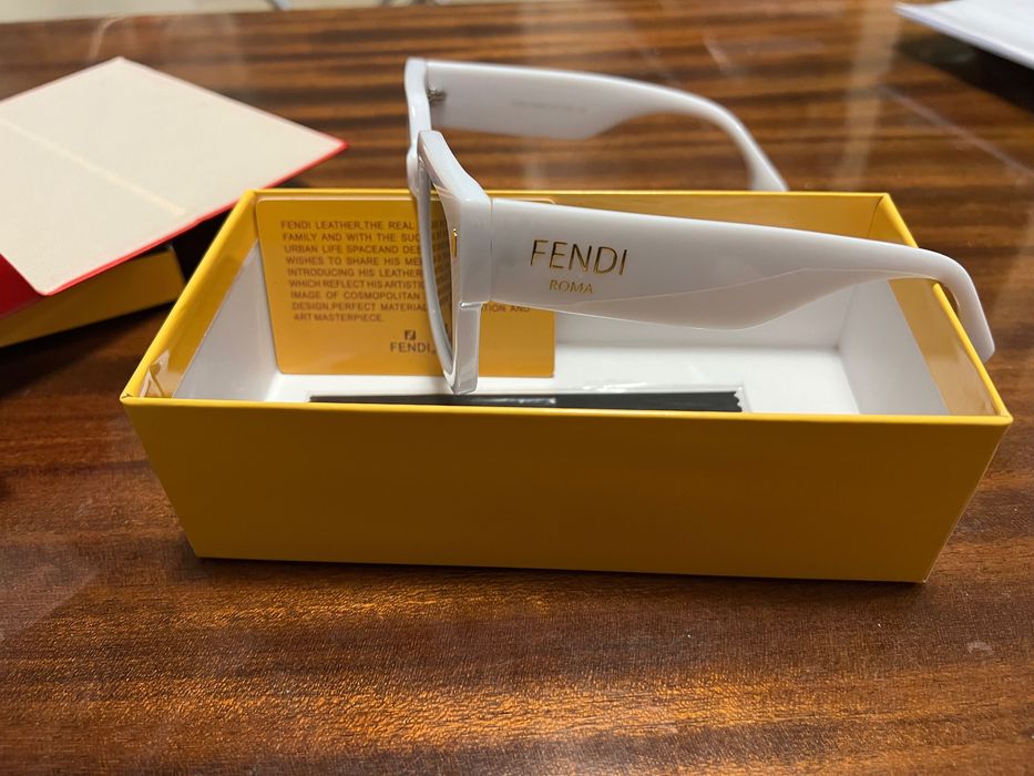 Дамски бели очила - чисто нови