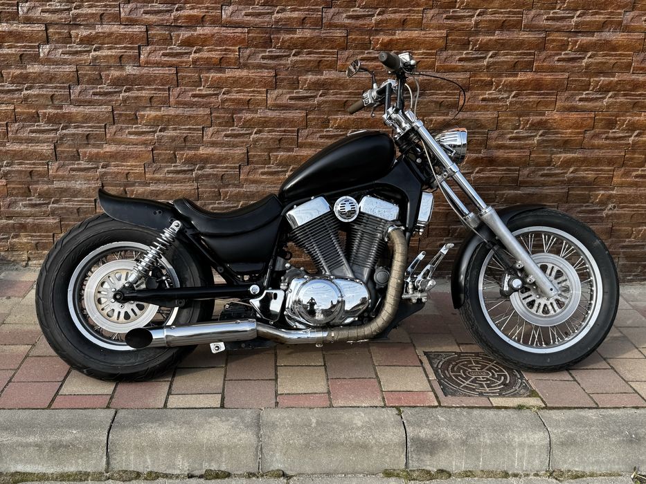 Suzuki Intruder VS 1400 bobber.