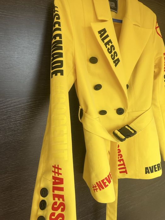 Alessa жълто сако