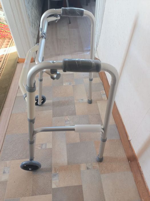 Продам ходунок состояние отличное