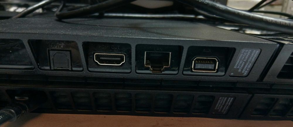 Playstation 4 1 TB с контролер