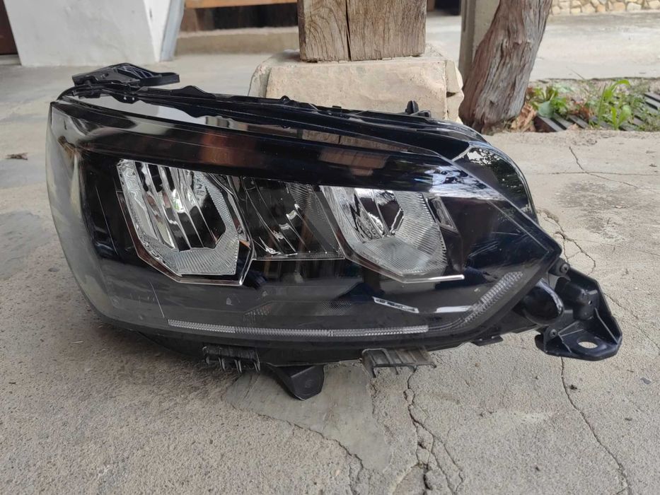 Фар Peugeot 208 2008 LED десен / Фар Пежо 208 2008 / Фар Peugeot 2008